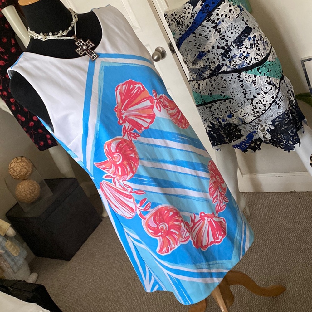 Dancing on the beach 🏝 in Lilly Pulitzer dresses!